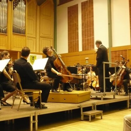 Elgar cello concerto with Zugló Phiéharmonic Orchestra - Conductor Kálmán Zaborszky