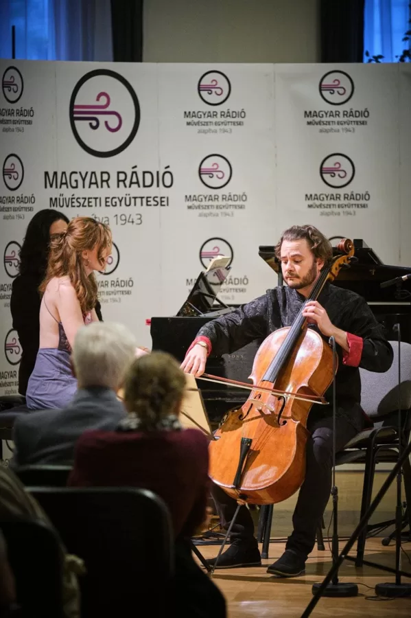 Photo by Attila Vörös : copyright © Hungarian Radio Art Group