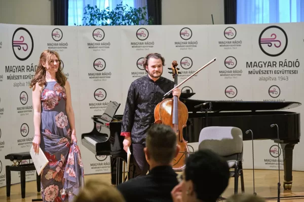 Photo by Attila Vörös : copyright © Hungarian Radio Art Group